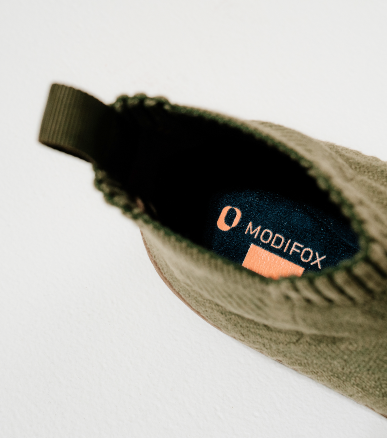 Victorian Kiss 1ˢᵗ Gen